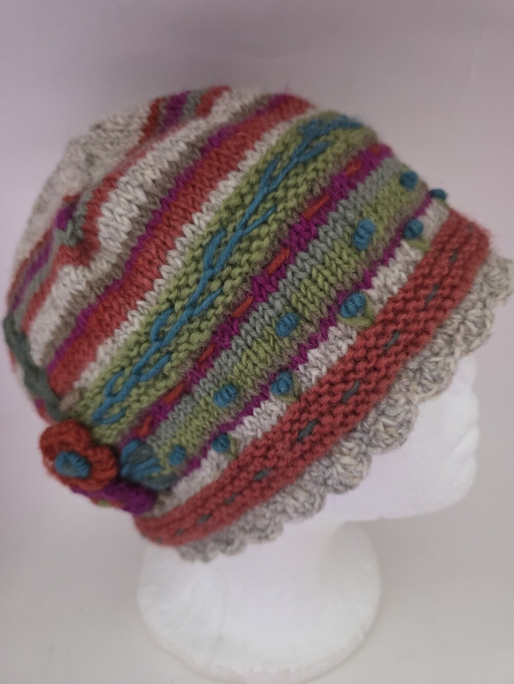Lost Horizons Womens Lassen 100% Wool Fleece Lined Handmade Flowers Beanie New